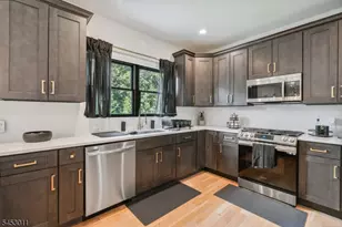 14-16 Mount Washington Dr, Clifton, NJ 07013 - Photo 17
