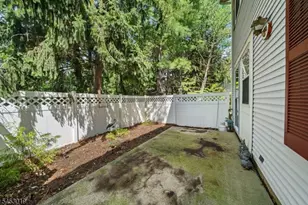 43 Sapphire Ln, Franklin Township, NJ 08823 - Photo 7