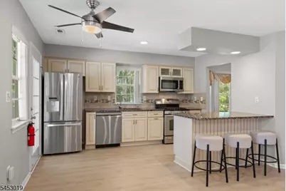 43 Sapphire Ln, Franklin Township, NJ 08823 - Photo 5