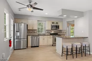 43 Sapphire Ln, Franklin Township, NJ 08823 - Photo 5