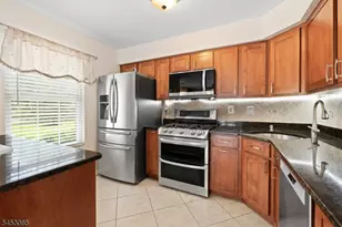 2501 Vroom Dr, Bridgewater, NJ 08807 - Photo 9