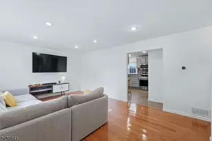 77 Deborah Ct, Plainfield City, NJ 07062 - Photo 5