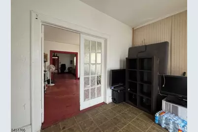 85 Veterans Memorial Dr, Somerville, NJ 08876 - Photo 3