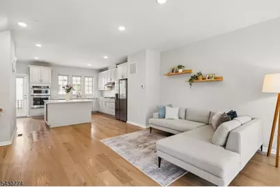 10 Cortland Ct, Livingston, NJ 07039 - Photo 5