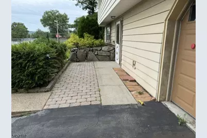 20 Pearl Pl, Butler, NJ 07405 - Photo 3