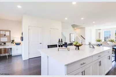 11 Bedford Way, East Hanover Township, NJ 07936 - Photo 5