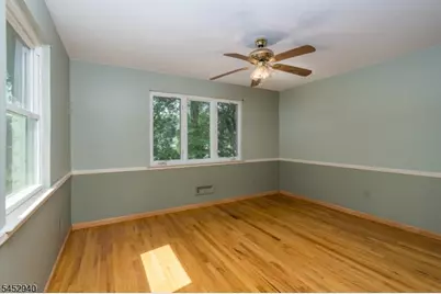23 Cabot Ln, Kinnelon, NJ 07405 - Photo 9