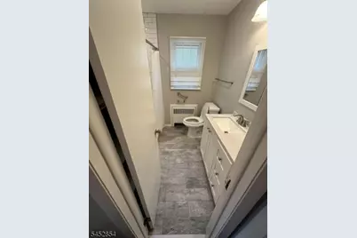 28 Chambers Ct, Clifton, NJ 07013 - Photo 5