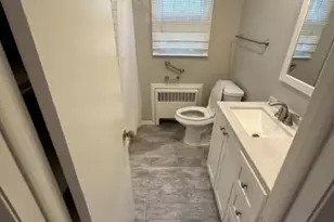 28 Chambers Ct, Clifton, NJ 07013 - Photo 5