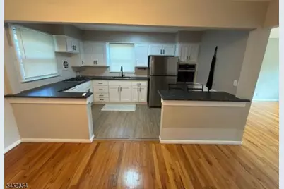 28 Chambers Ct, Clifton, NJ 07013 - Photo 7