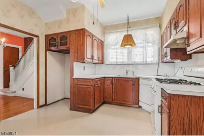 1120 Madison Hill Rd, Clark Township, NJ 07066 - Photo 11