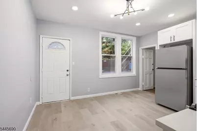 65 Highland Ave, Newark, NJ 07104 - Photo 9
