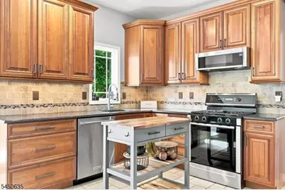 7 Lazarus Dr, Roxbury Township, NJ 07852 - Photo 9