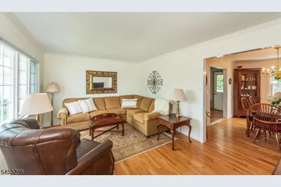 11 Susan Ct, Clifton, NJ 07012 - Photo 3