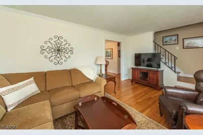 11 Susan Ct, Clifton, NJ 07012 - Photo 5