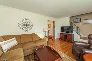 11 Susan Ct, Clifton, NJ 07012 - Photo 5