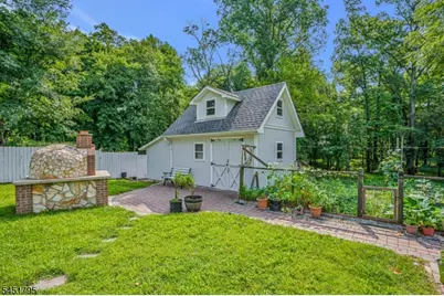 4 Brook St, Green Brook Township, NJ 08812 - Photo 3