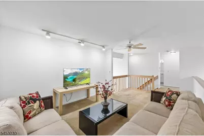 239 Westervelt Ln, Mahwah, NJ 07430 - Photo 29