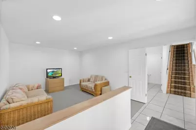 239 Westervelt Ln, Mahwah, NJ 07430 - Photo 19
