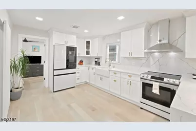 511 Roosevelt St, Roselle Park, NJ 07204 - Photo 3