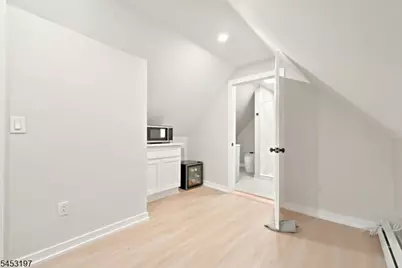 511 Roosevelt St, Roselle Park, NJ 07204 - Photo 17