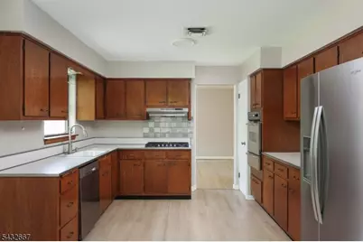 21 Saint Germain Dr, Clark Township, NJ 07066 - Photo 9