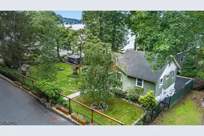165 New Jersey Ave, Jefferson Township, NJ 07849 - Photo 3