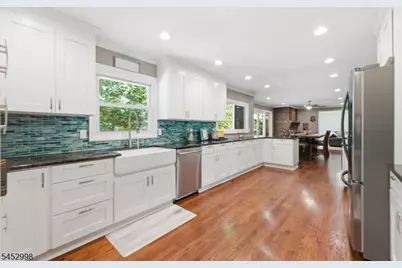 1120 N Washington Ave, Green Brook Township, NJ 08812 - Photo 5