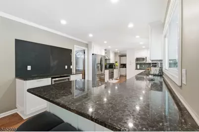 1120 N Washington Ave, Green Brook Township, NJ 08812 - Photo 9