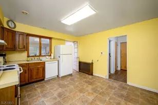 110 Amherst Ave, Woodbridge Township, NJ 07067 - Photo 17