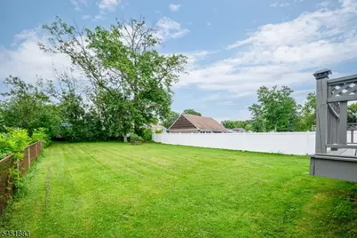 110 Amherst Ave, Woodbridge Township, NJ 07067 - Photo 9
