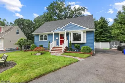 42 Wells Ct, Bloomfield, NJ 07003 - Photo 3