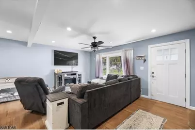 42 Wells Ct, Bloomfield, NJ 07003 - Photo 7