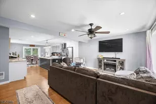 42 Wells Ct, Bloomfield, NJ 07003 - Photo 5