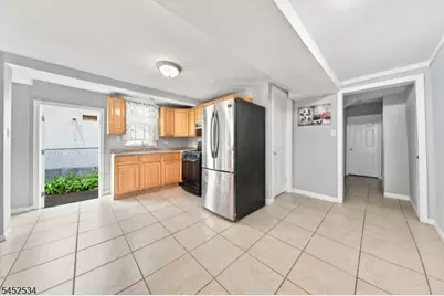 212 Port Ave, Elizabeth, NJ 07206 - Photo 5