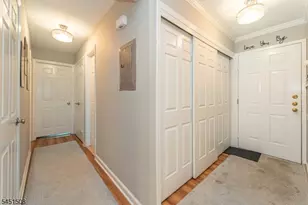 4 B-C Foxwood Dr, Morris Plains, NJ 07950 - Photo 11