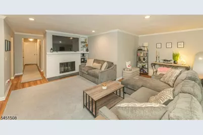4 B-C Foxwood Dr #C, Morris Plains, NJ 07950 - Photo 7