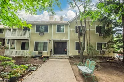 4 B-C Foxwood Dr #C, Morris Plains, NJ 07950 - Photo 1