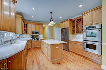 7 Bonnieview Ln, Montville Township, NJ 07082 - Photo 11