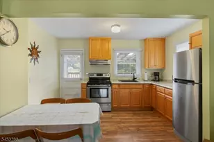 35 Lorettacong Dr, Jefferson Township, NJ 07849 - Photo 7