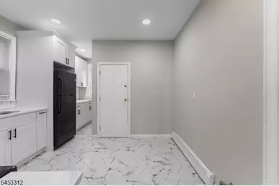 185 N 18th St, East Orange, NJ 07017 - Photo 9
