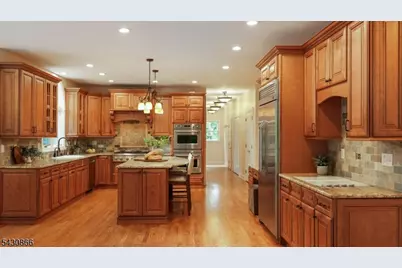 31 Primrose Ln, Bernards Township, NJ 07920 - Photo 11
