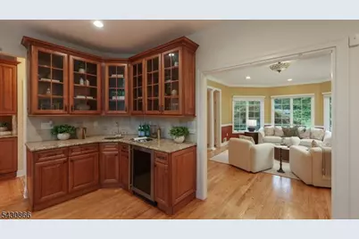 31 Primrose Ln, Bernards Township, NJ 07920 - Photo 9