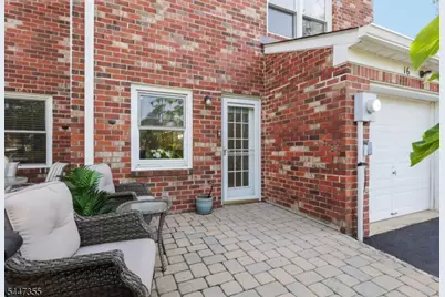 16 Yarmouth Ct, Scotch Plains Township, NJ 07076 - Photo 5
