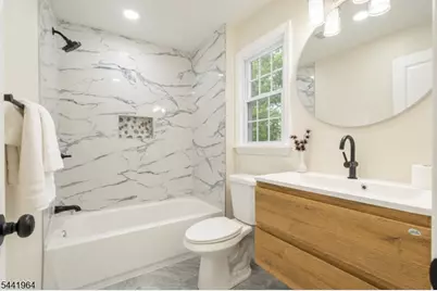 21 Glannon Rd, Livingston, NJ 07039 - Photo 17