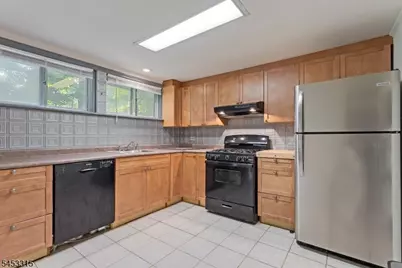 52 Hilltop Trl, Sparta Township, NJ 07871 - Photo 9