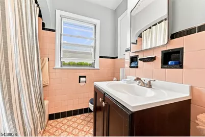 5 Plymouth Rd, Nutley, NJ 07110 - Photo 9