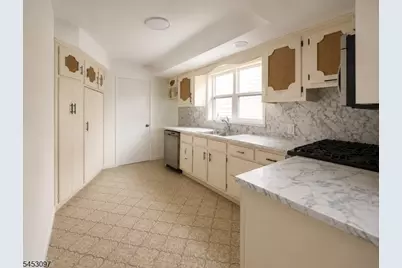 271 Travers Pl, Lyndhurst Township, NJ 07071 - Photo 7
