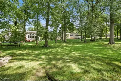9 Burlington Rd, Livingston, NJ 07039 - Photo 23
