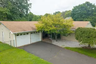 32 Lebed Dr, Franklin Township, NJ 08873 - Photo 19